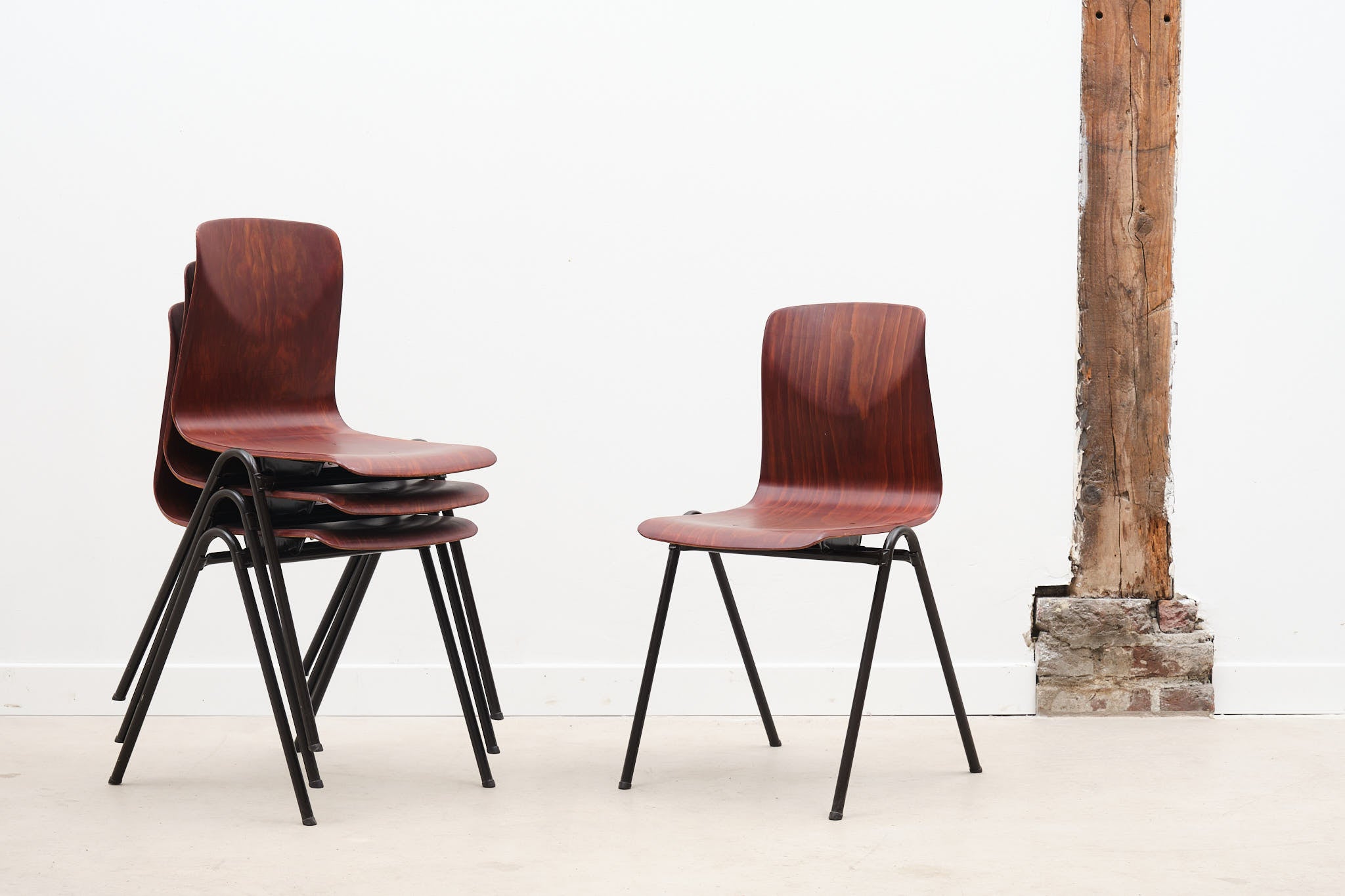 Galvanitas S25 Mahogany / Brown Chair