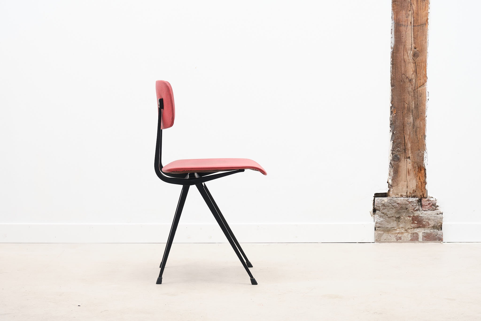 Chair "Result" Friso Kramer burgundy faux leather