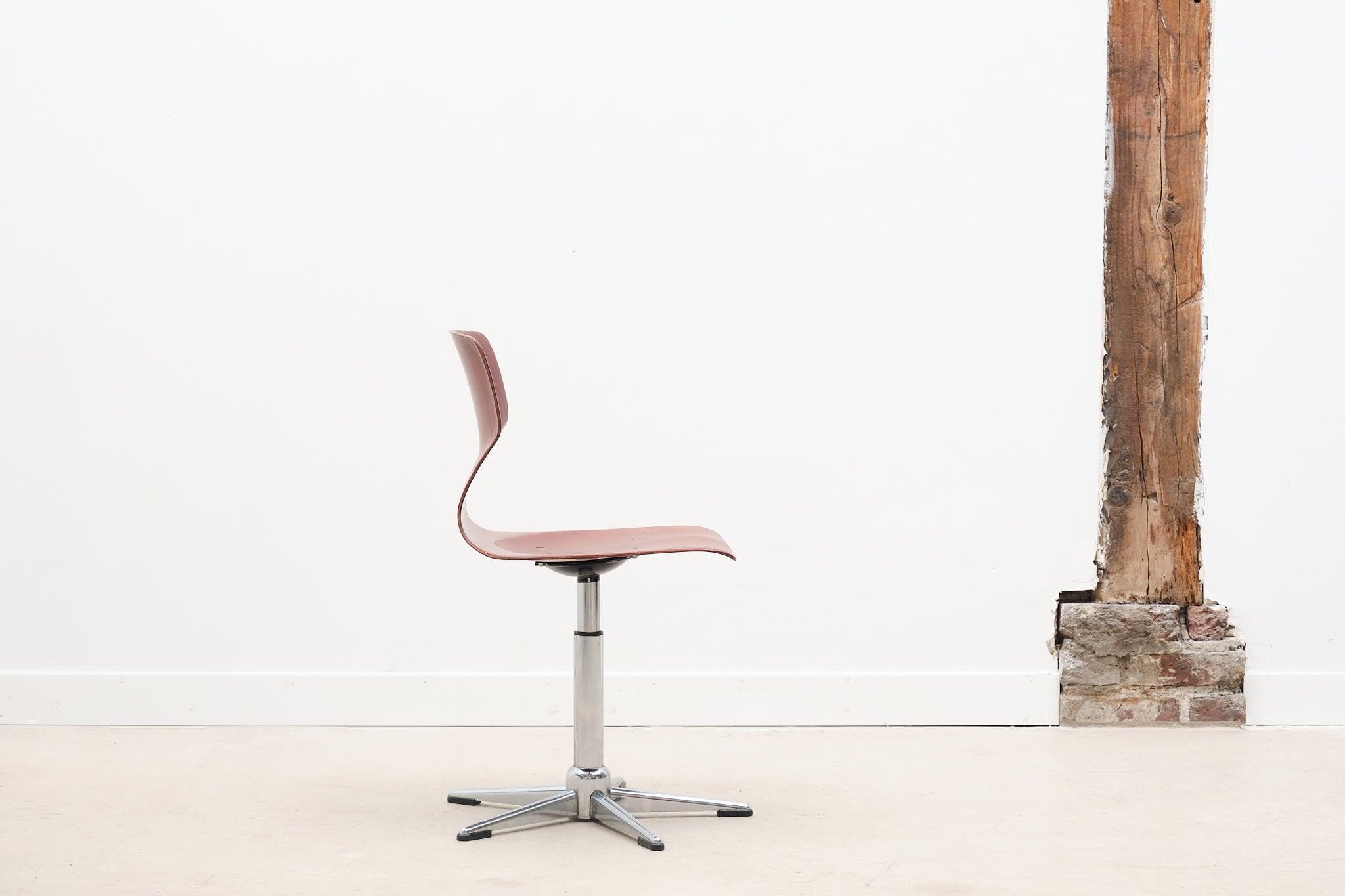 Mahogany / chrome adjustable workshop chair