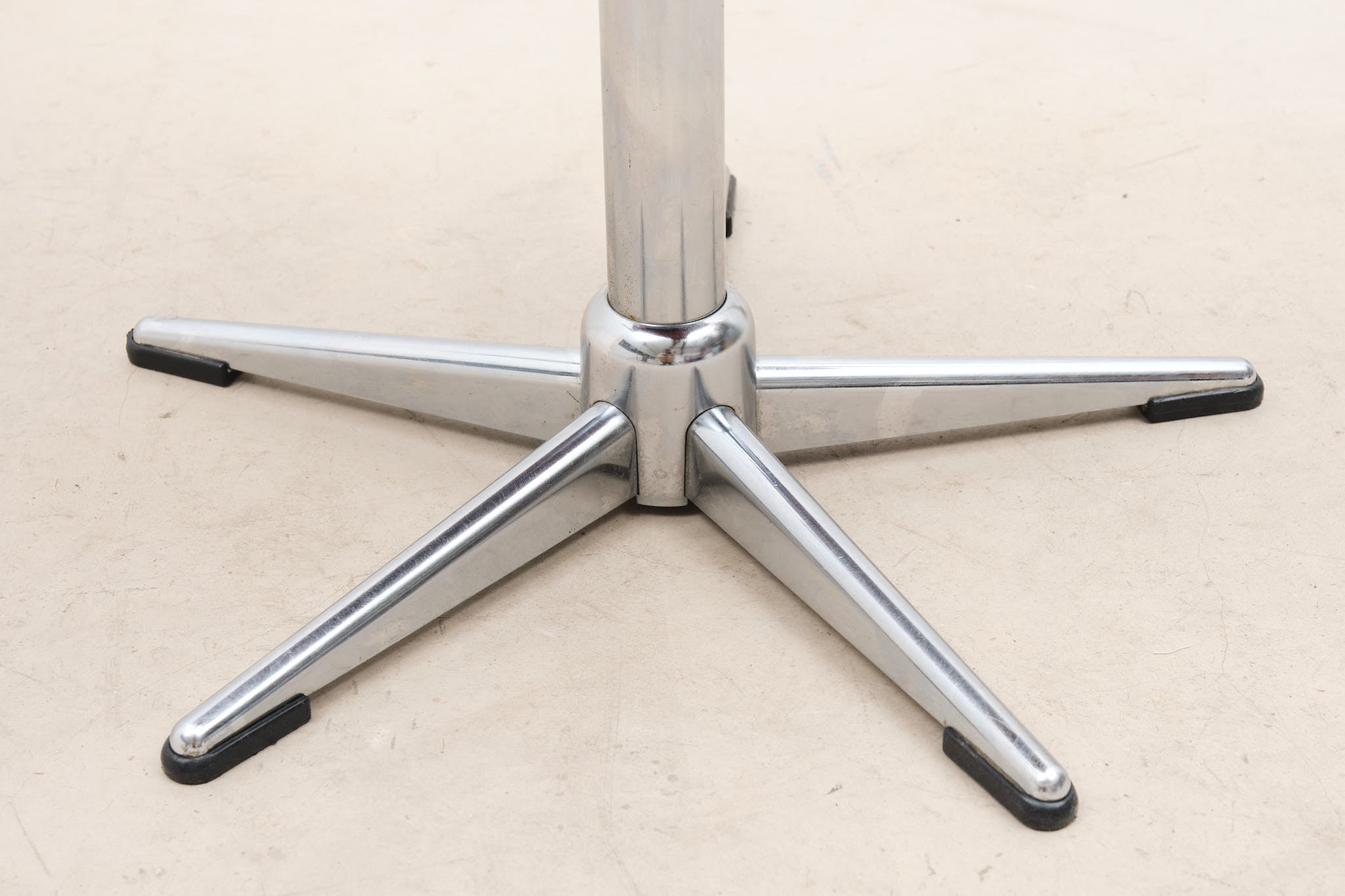 Mahogany / chrome adjustable workshop chair