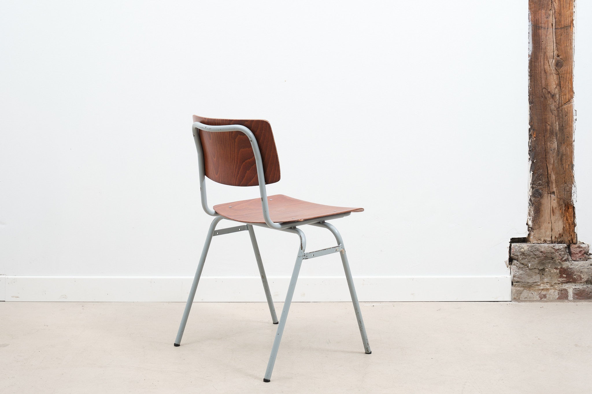 Ahrend chair black oak