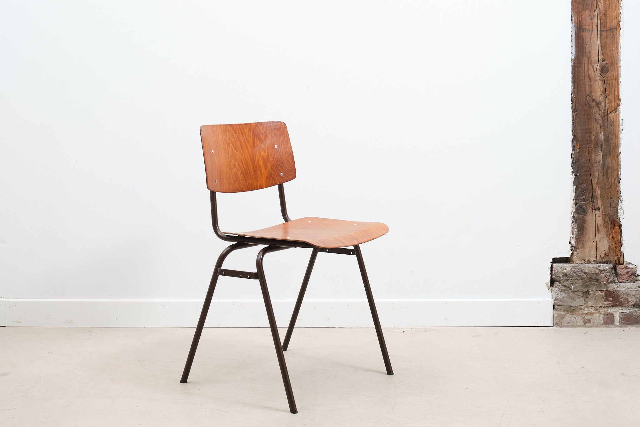 Ahrend chair black oak