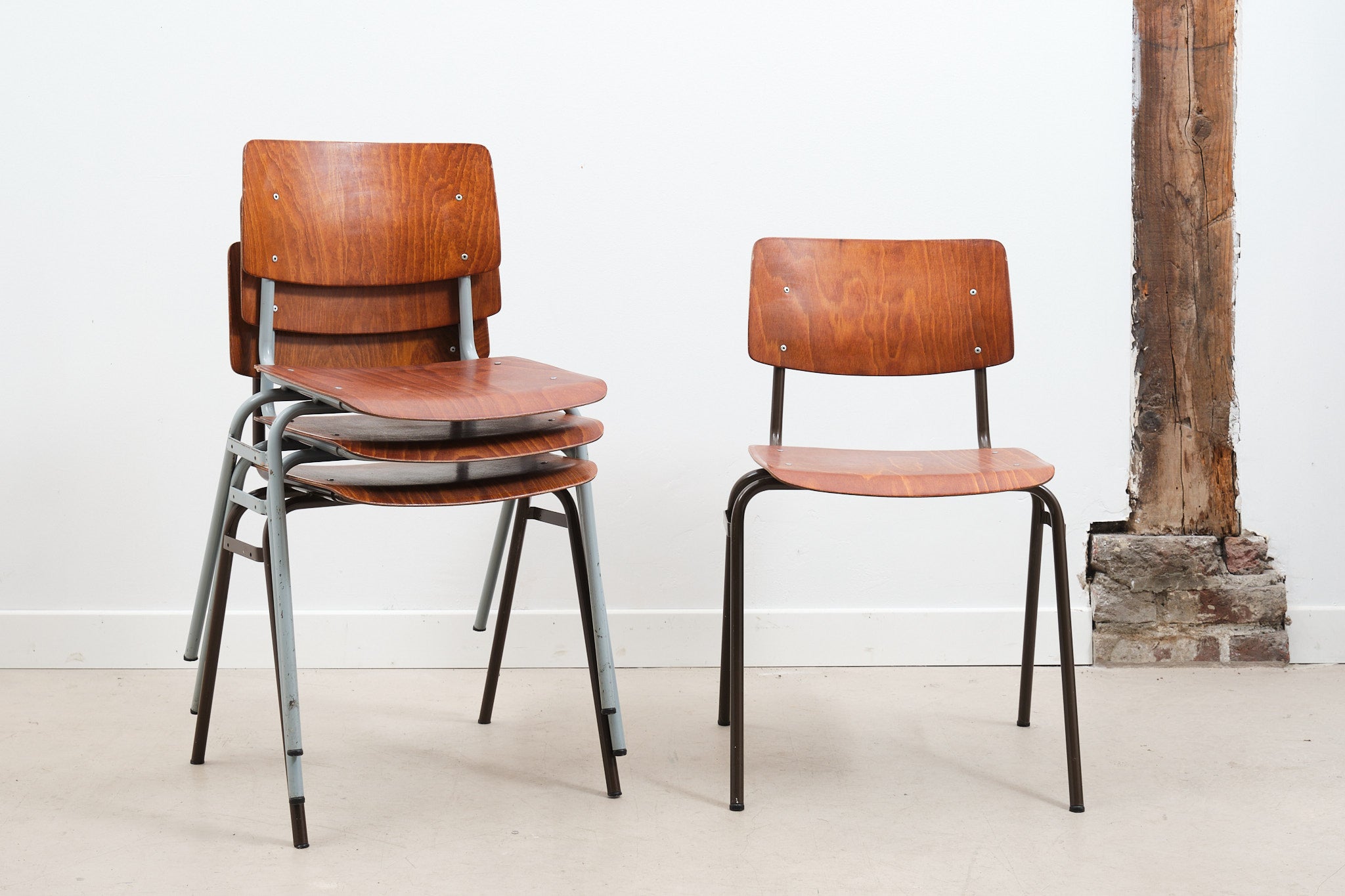 Ahrend chair black oak