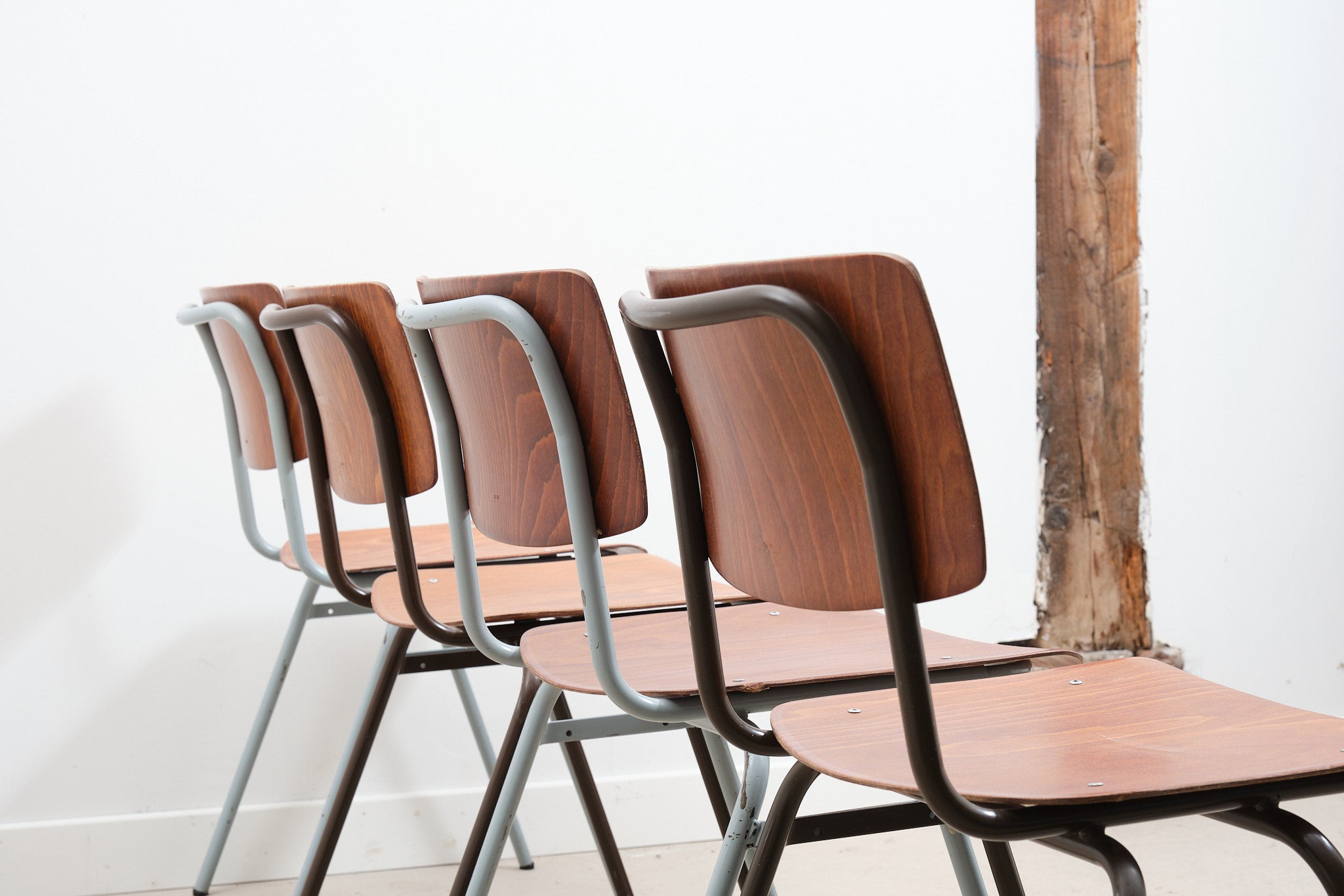 Ahrend chair black oak