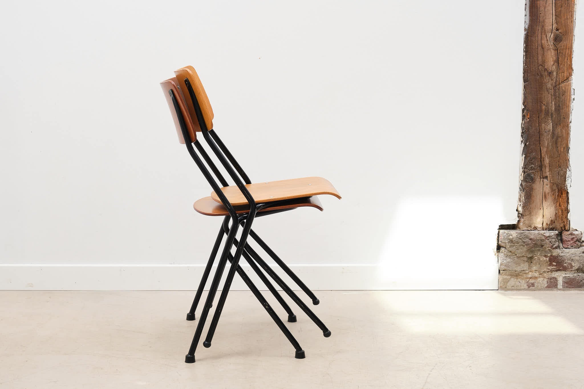 Contour Chair by Ahrend Cirkel