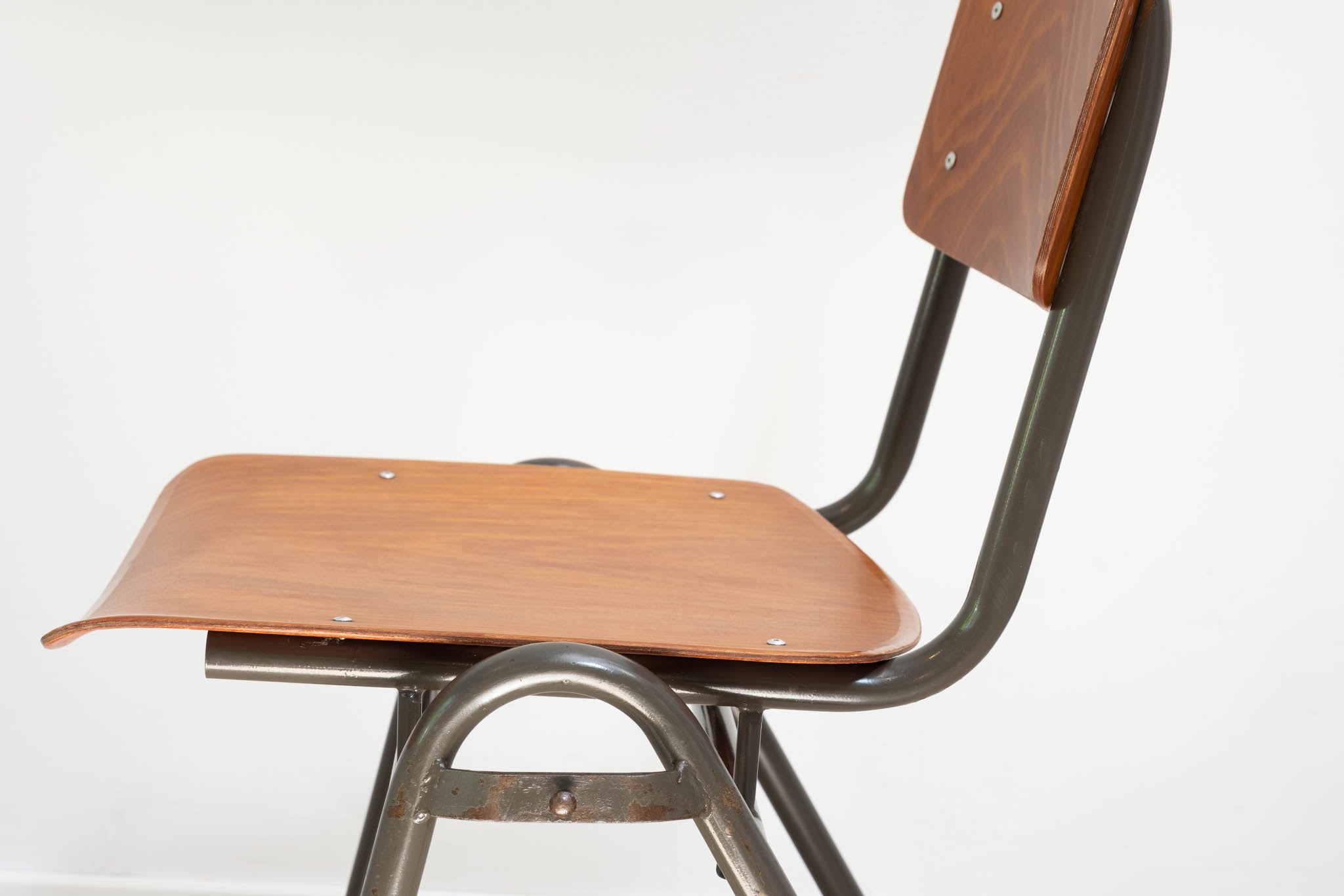 Eromes F4 gray oak chair with hooks