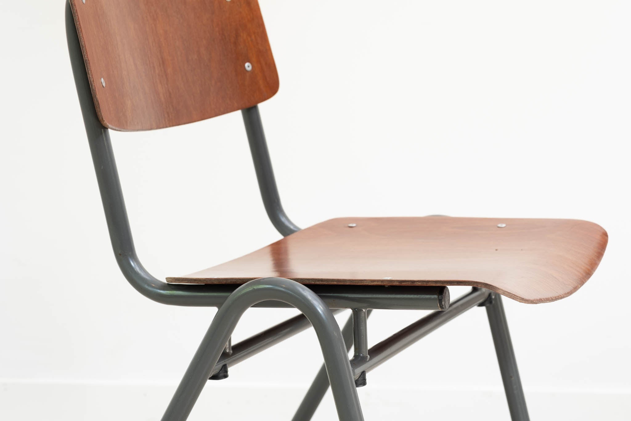 Eromes F4 oak chair