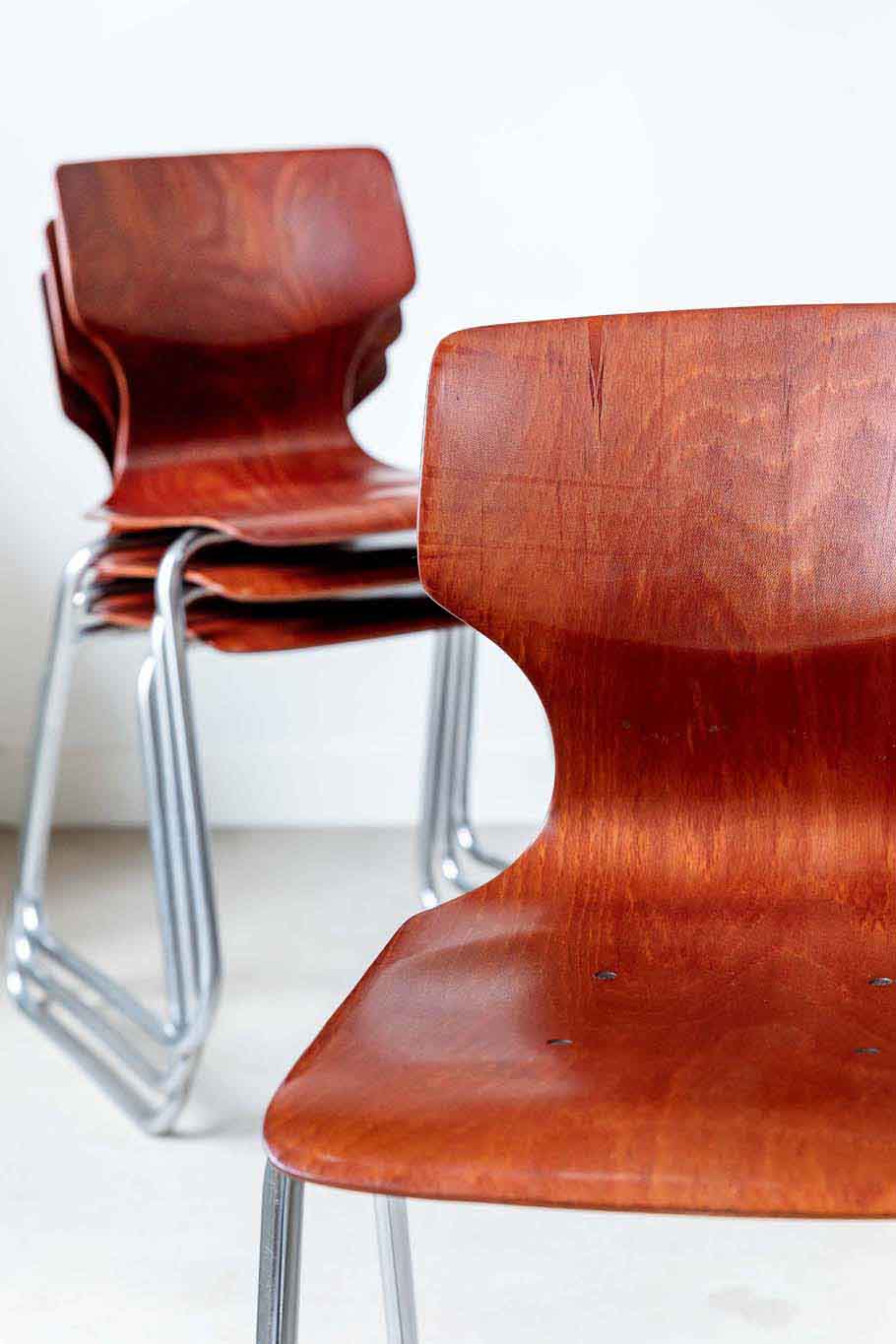 Flötotto chair in ebony pagwood