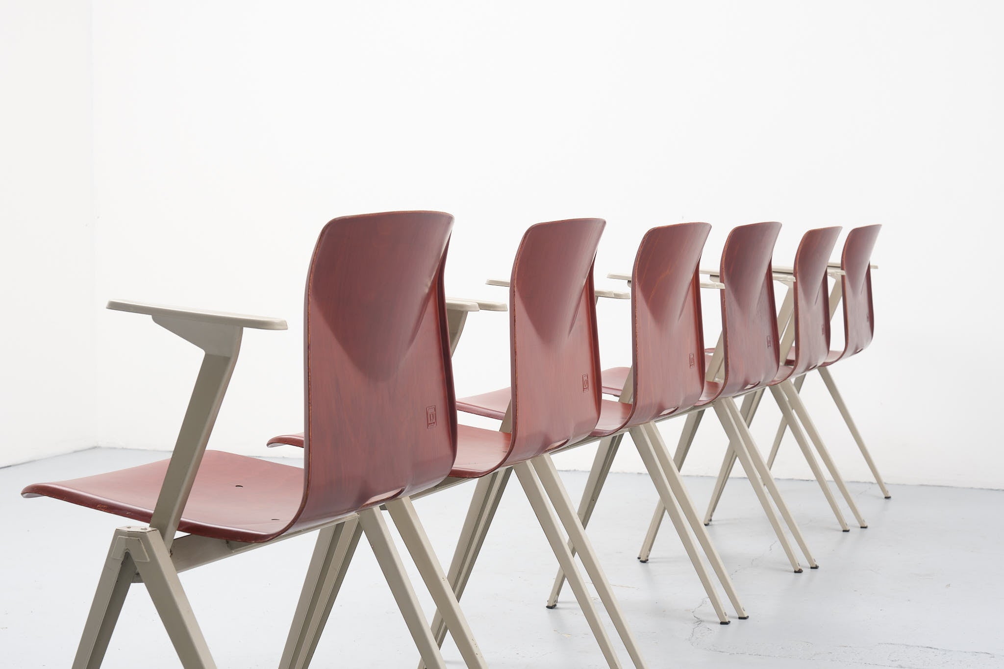 Galvanitas S22 chair mahogany / gray armrests