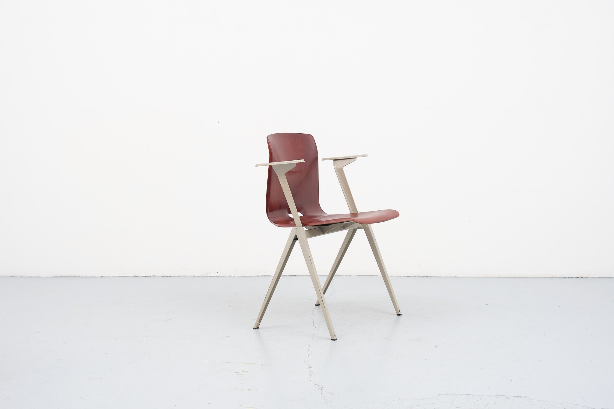 Galvanitas S22 chair mahogany / gray armrests