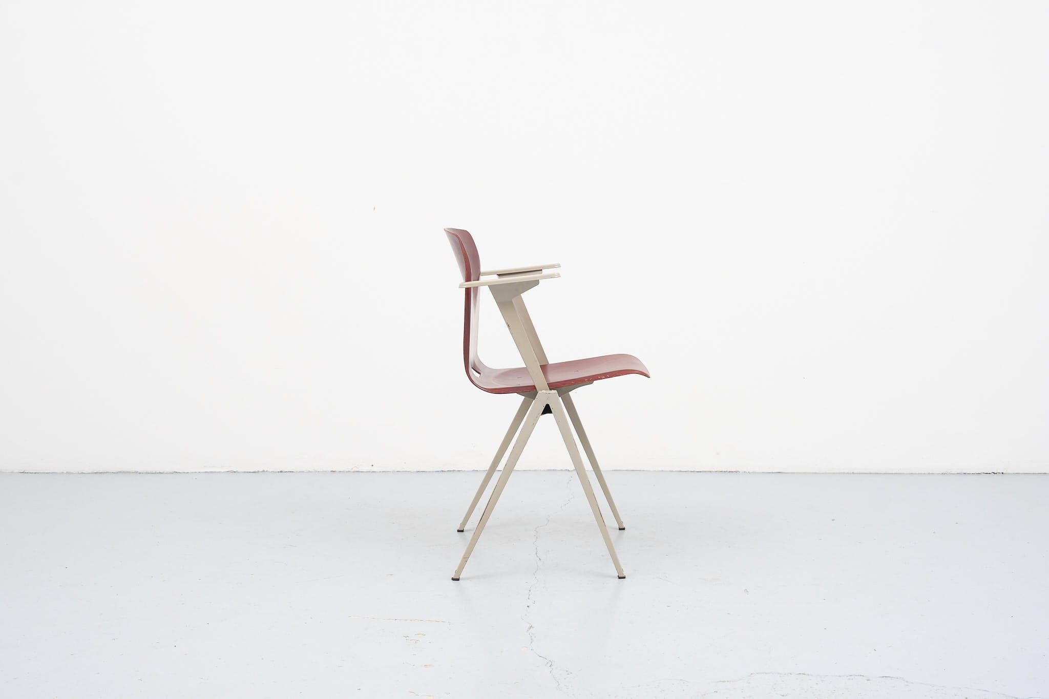 Galvanitas S22 chair mahogany / gray armrests