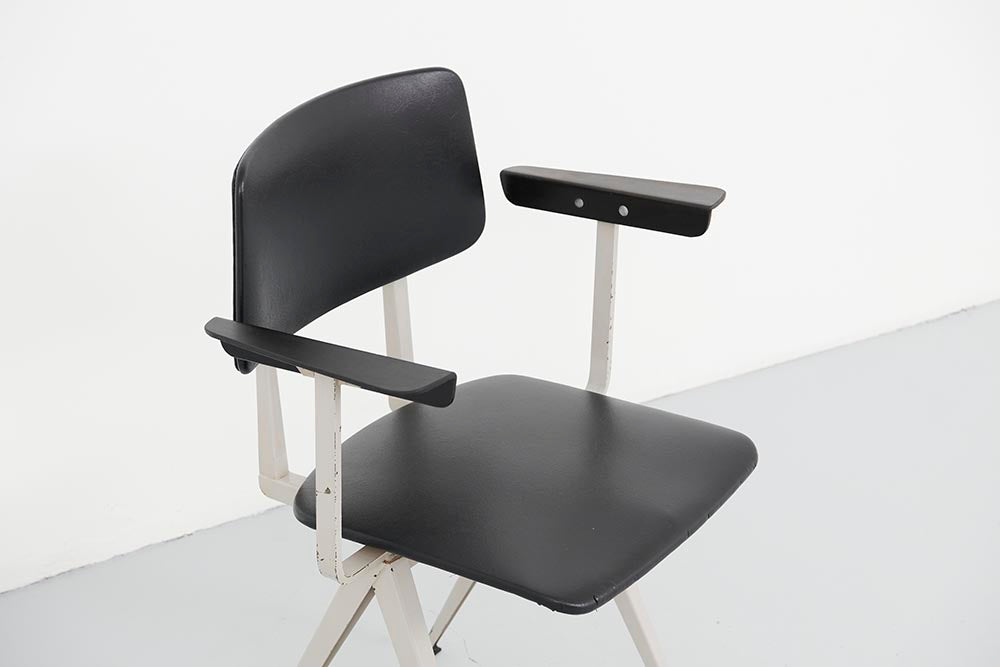 Galvanitas S16 chair in imitation leather, Ebene / Gray armrests
