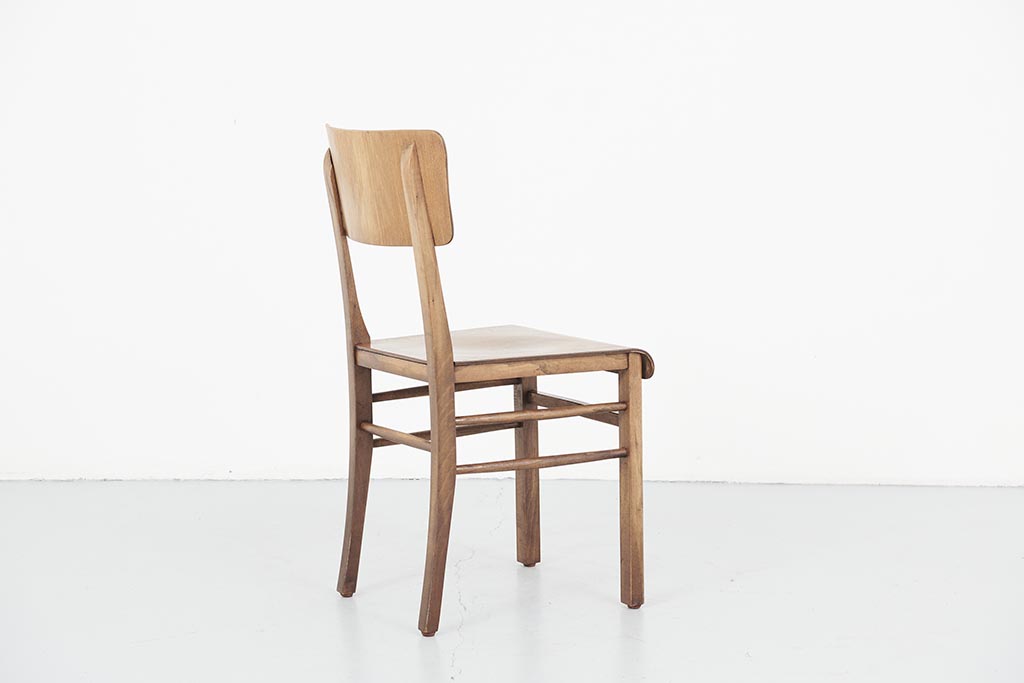 Wooden bistro chair with heart backrest