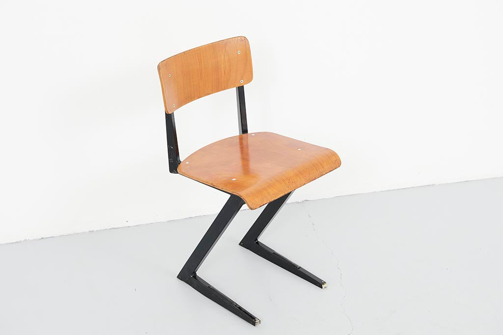 Vintage zig zag school chair