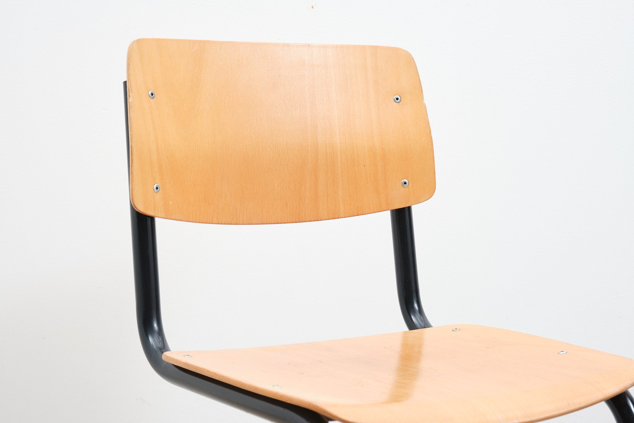 Pagholz S-shaped chair