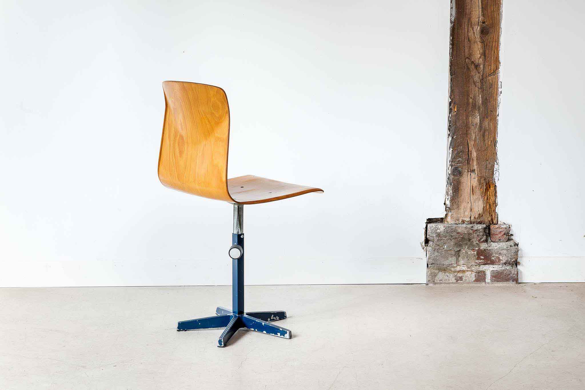 Adjustable Galvanitas star foot chair