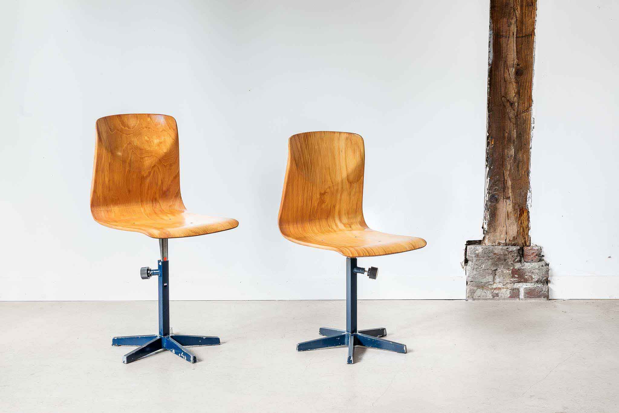Adjustable Galvanitas star foot chair