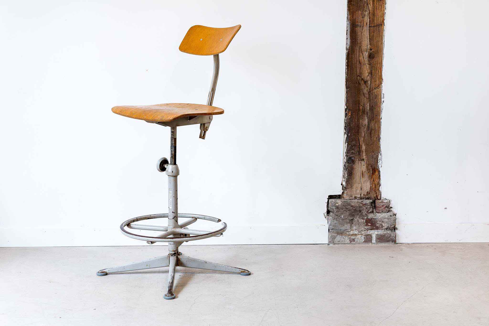 Friso Kramer workshop chair