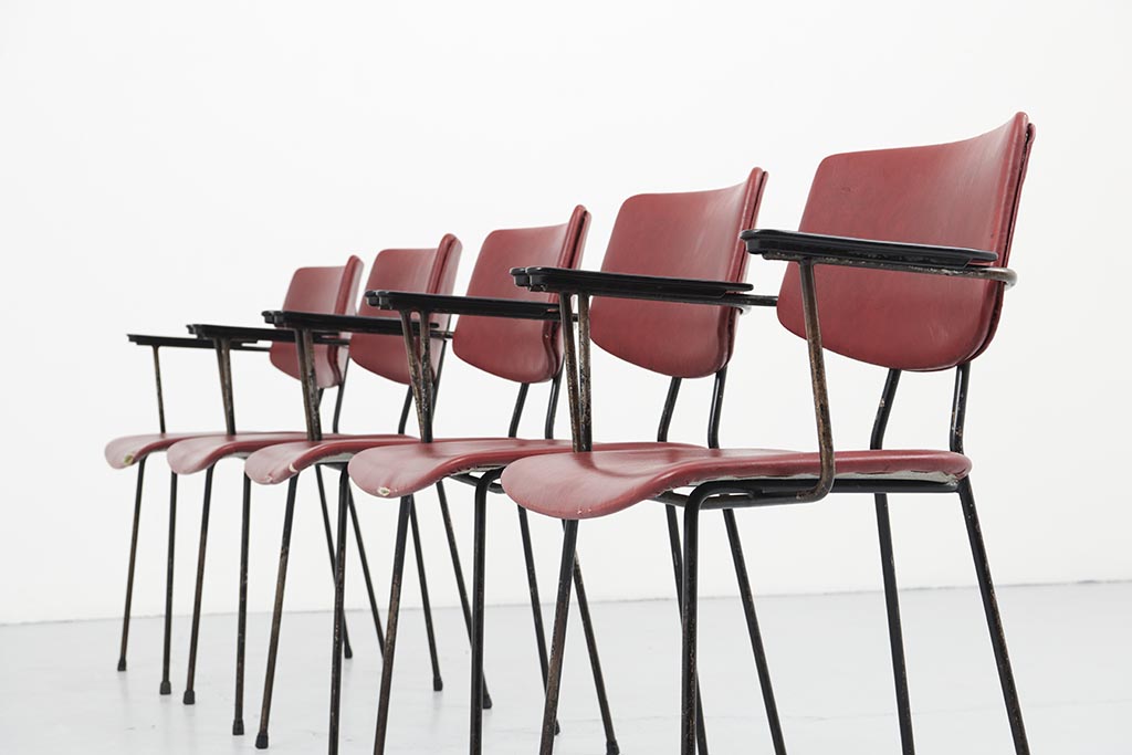 Burgundy imitation leather Kembo chair with armrests