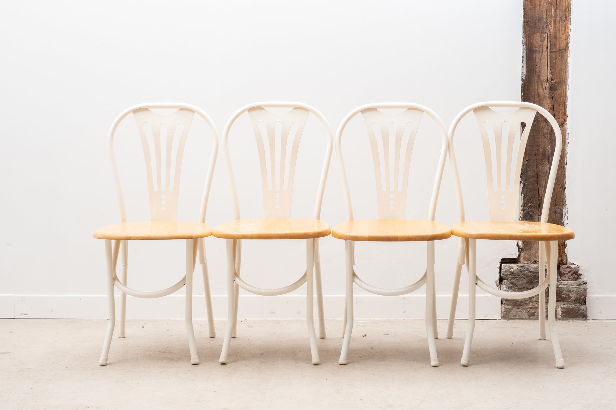 Chair in wood and white metal