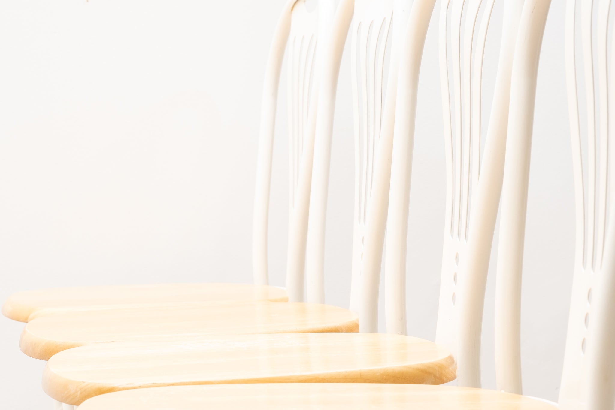 Chair in wood and white metal