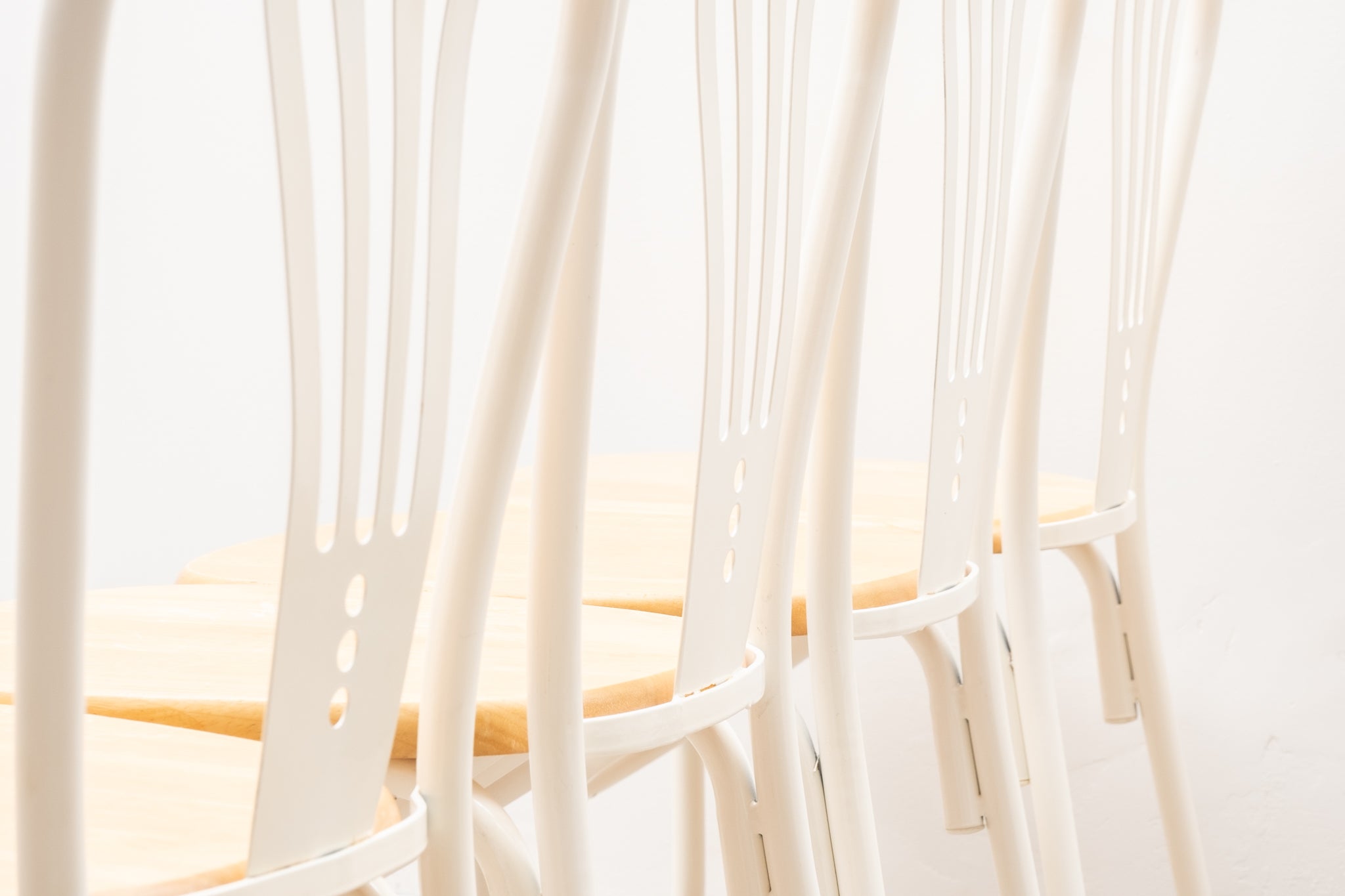 Chair in wood and white metal