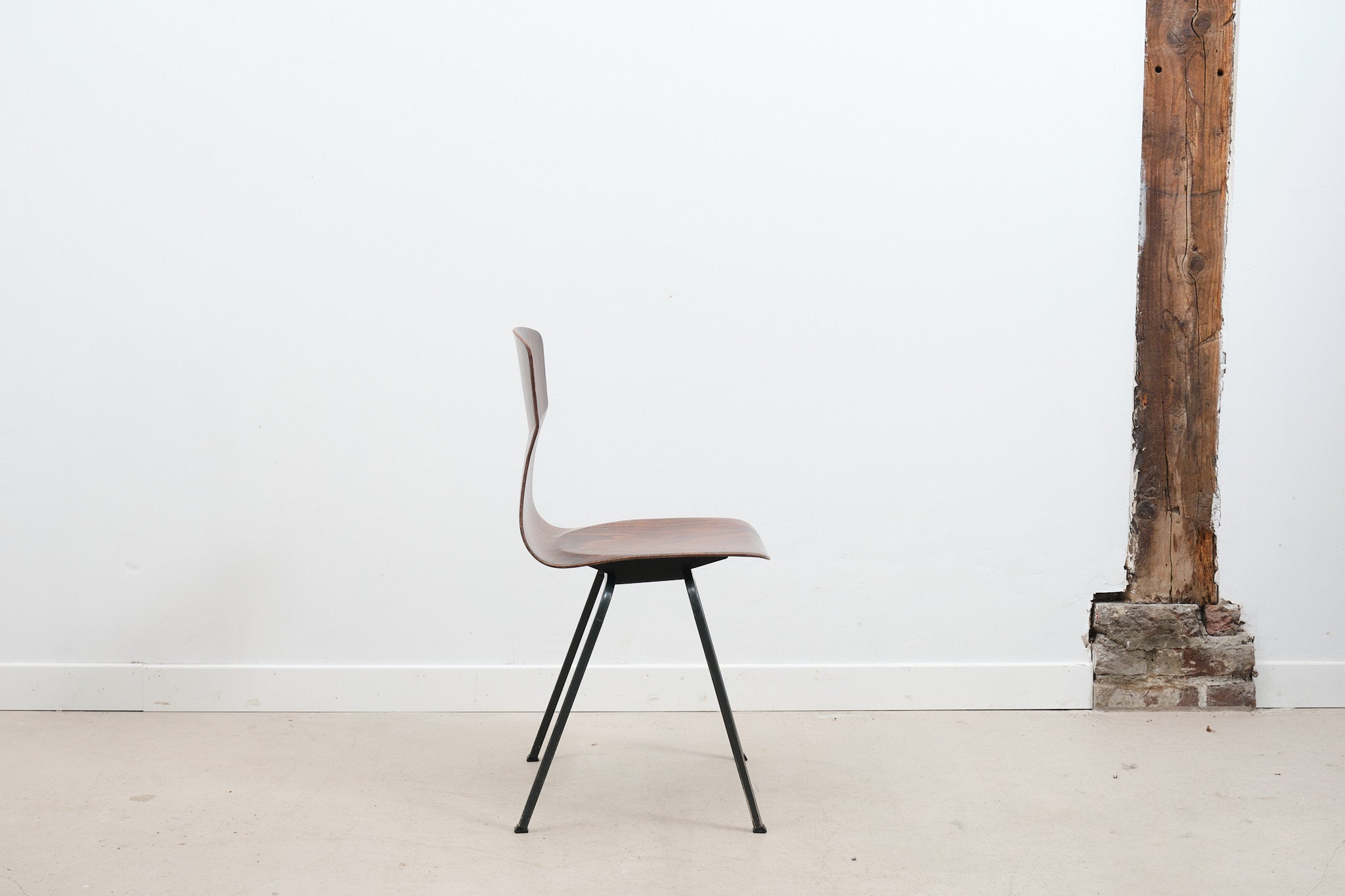Eromes E5 green ebony chair
