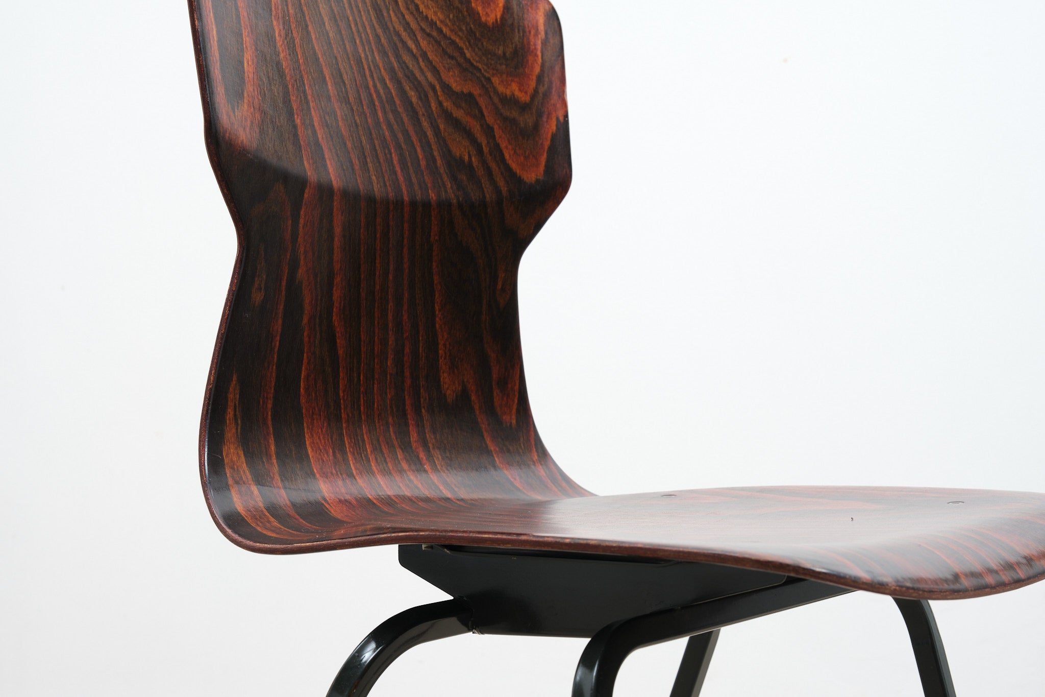 Eromes E5 green ebony chair