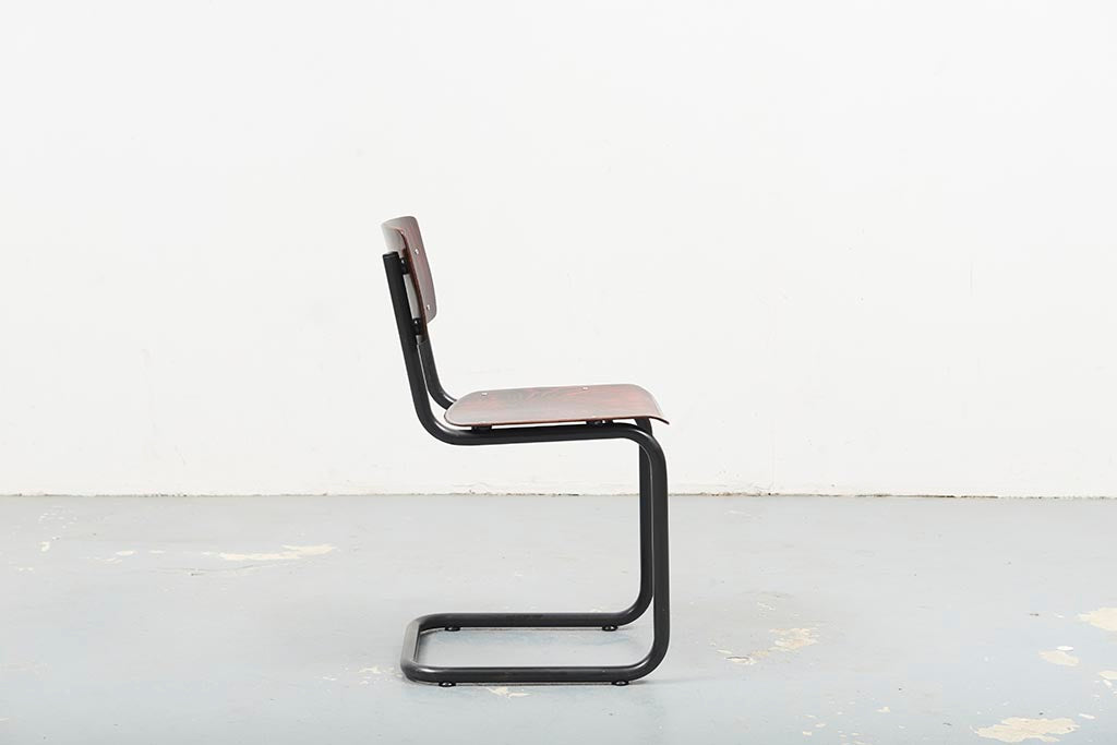 Pagholz S-shaped chair