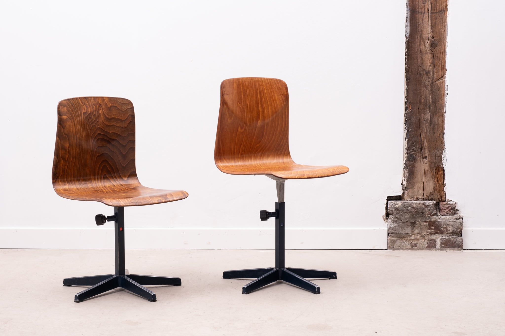 Adjustable Galvanitas star foot chair