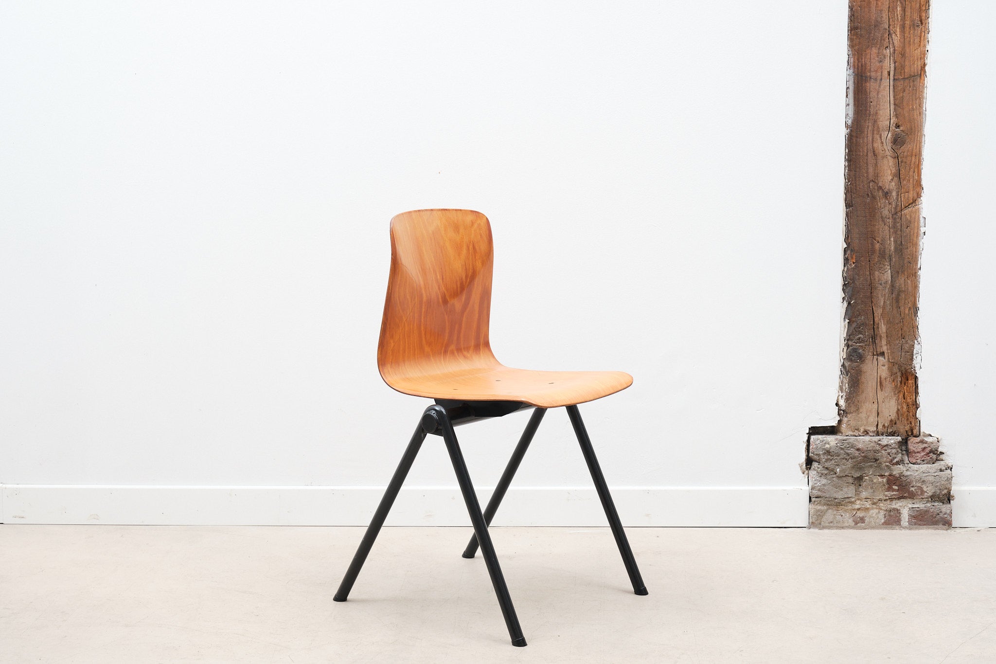Galvanitas S30 chair gray beech