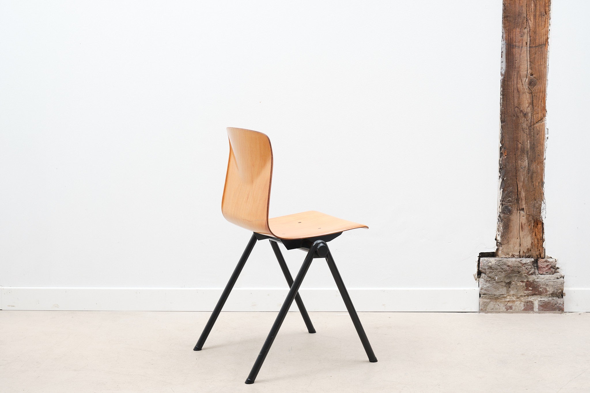 Galvanitas S30 chair gray beech