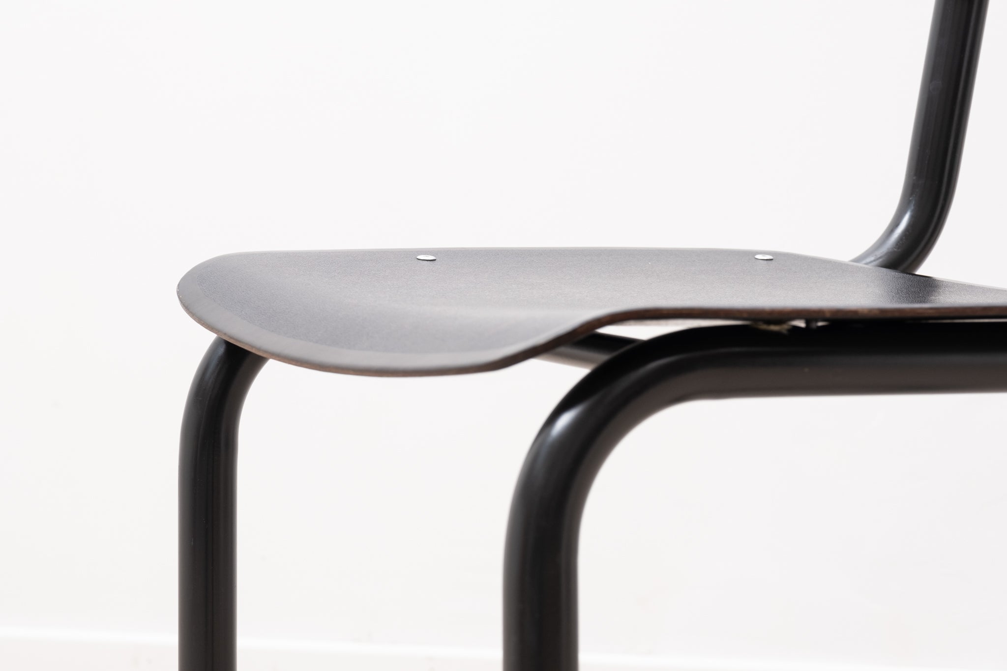 Pagholz S-shaped chair