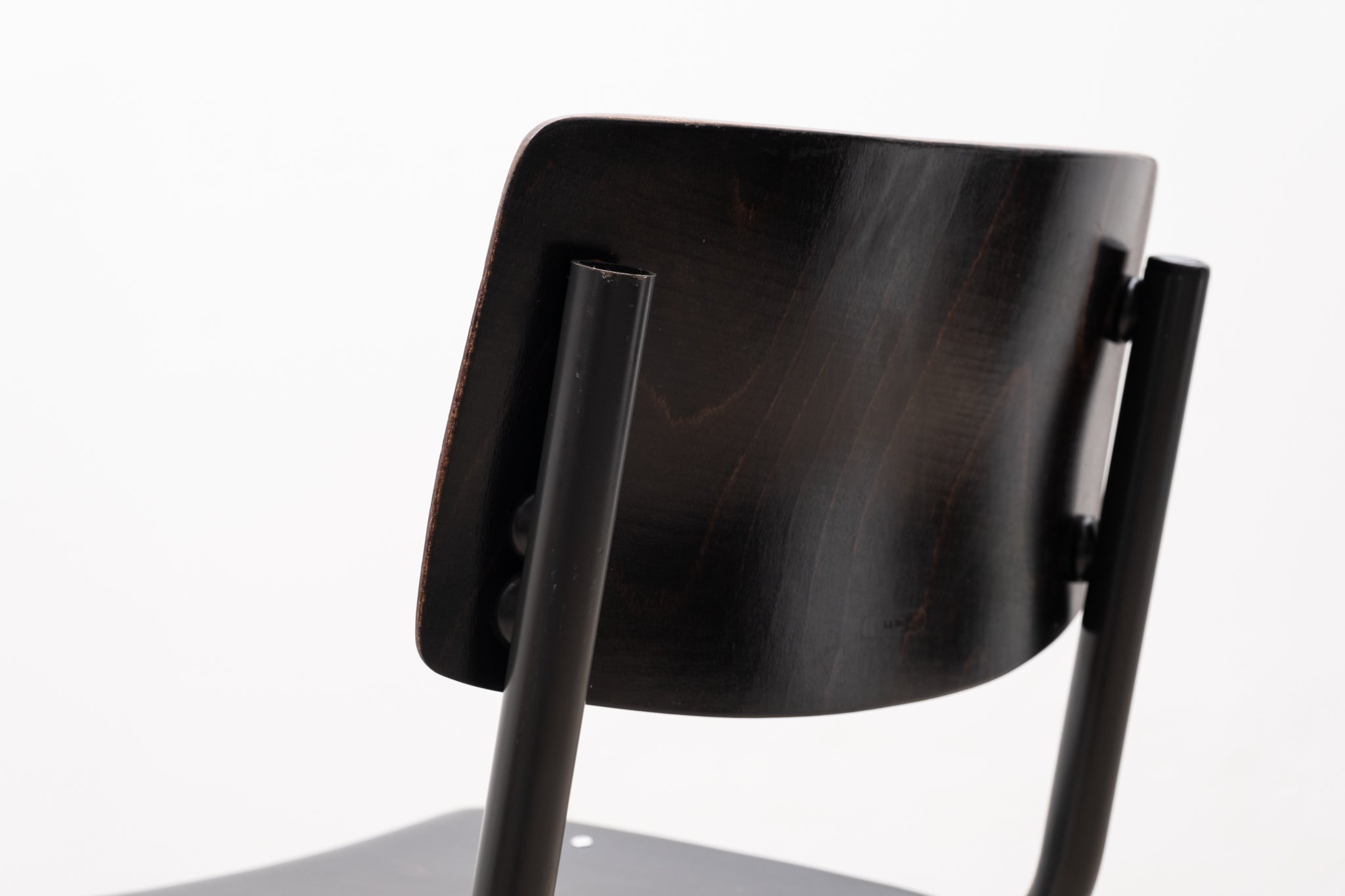 Pagholz S-shaped chair