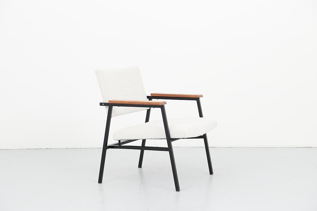 Dutch design armchair in metal and white curls