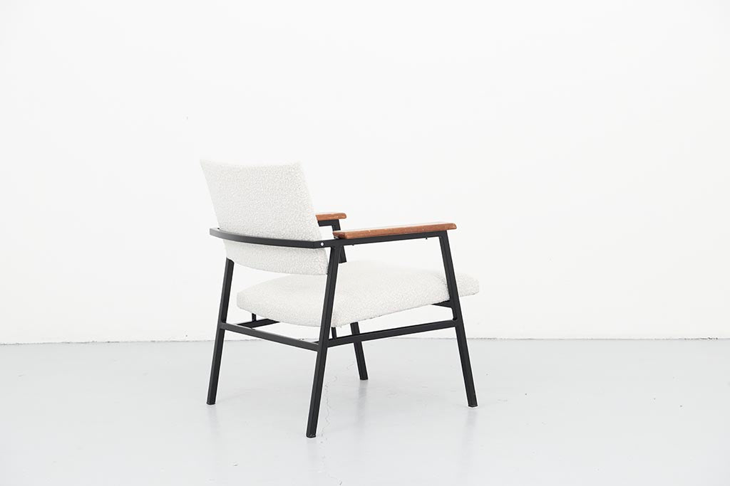Dutch design armchair in metal and white curls