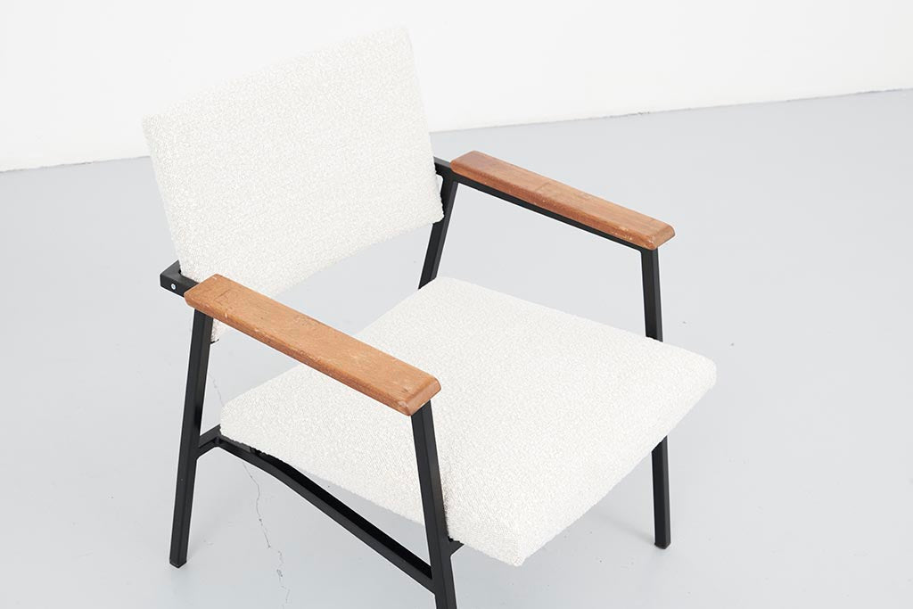 Dutch design armchair in metal and white curls