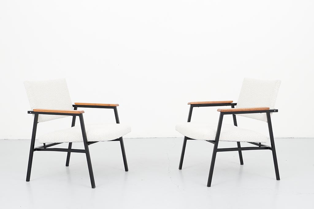 Dutch design armchair in metal and white curls