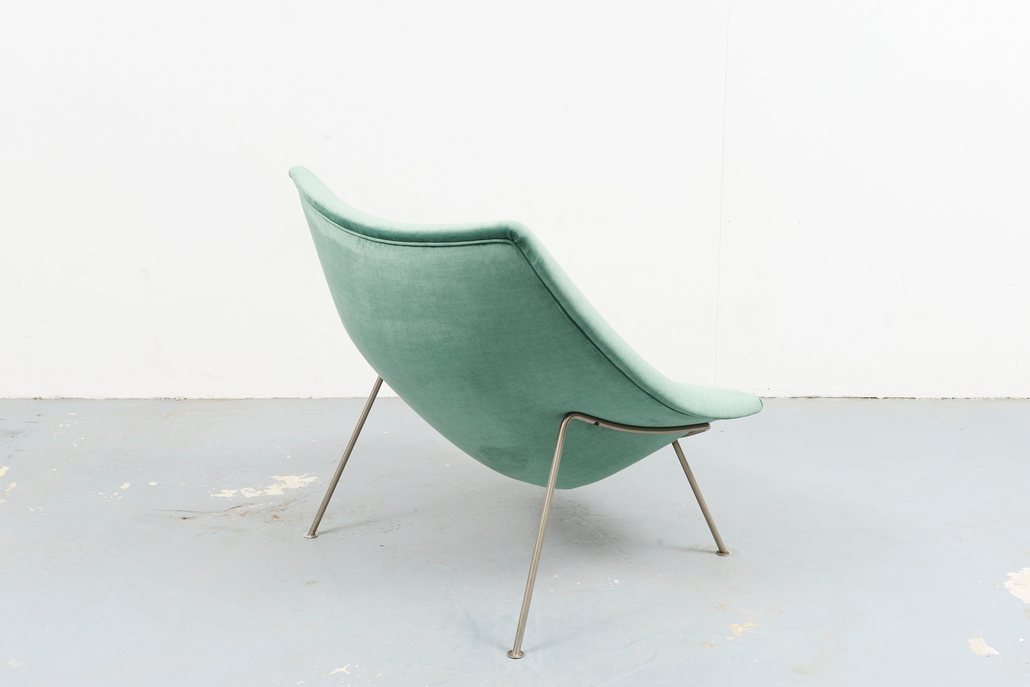 Oyster Armchair by Pierre Paulin