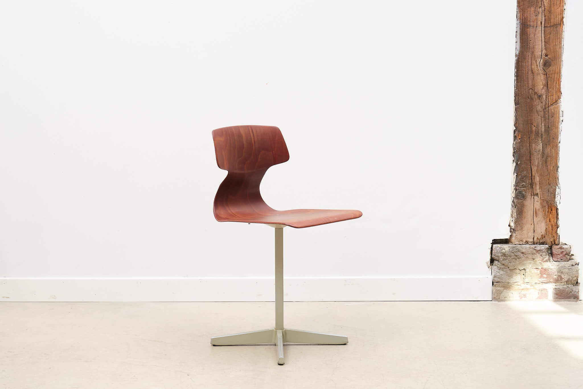 Galvanitas star chair black oak