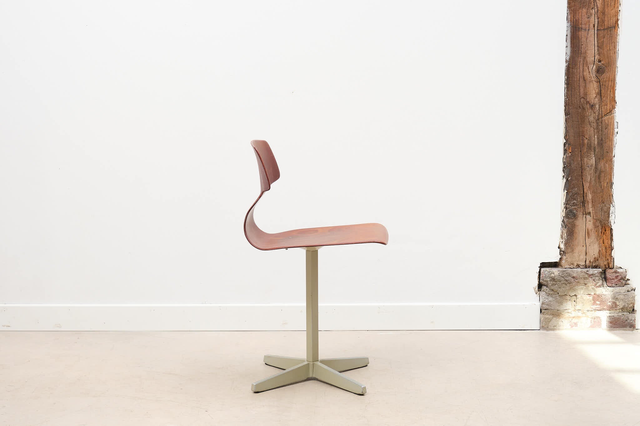 Galvanitas star chair black oak