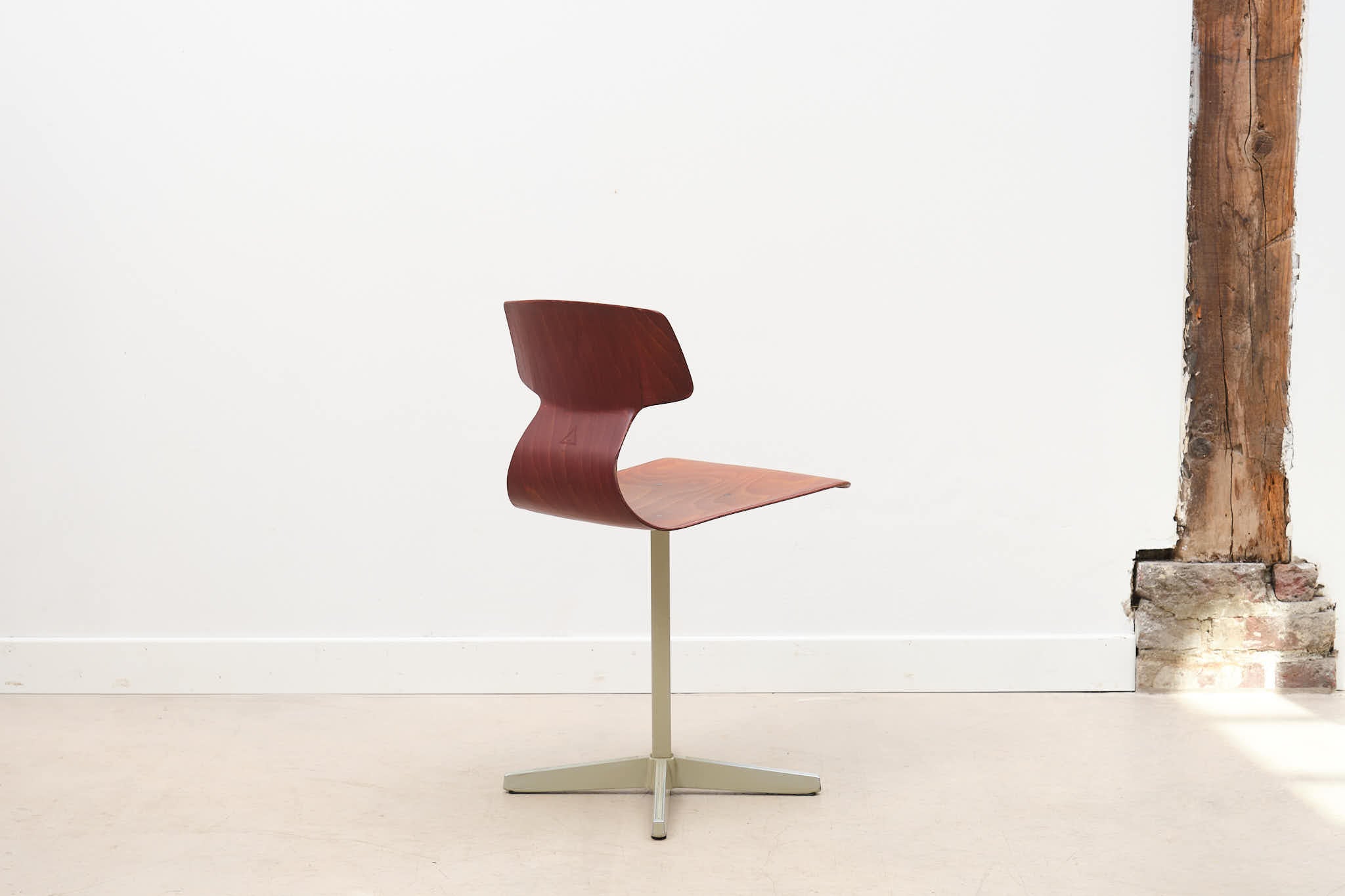 Galvanitas star chair black oak