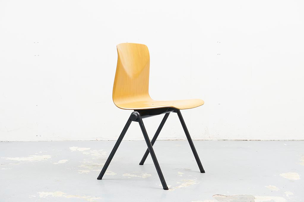 Galvanitas S30 chair colored