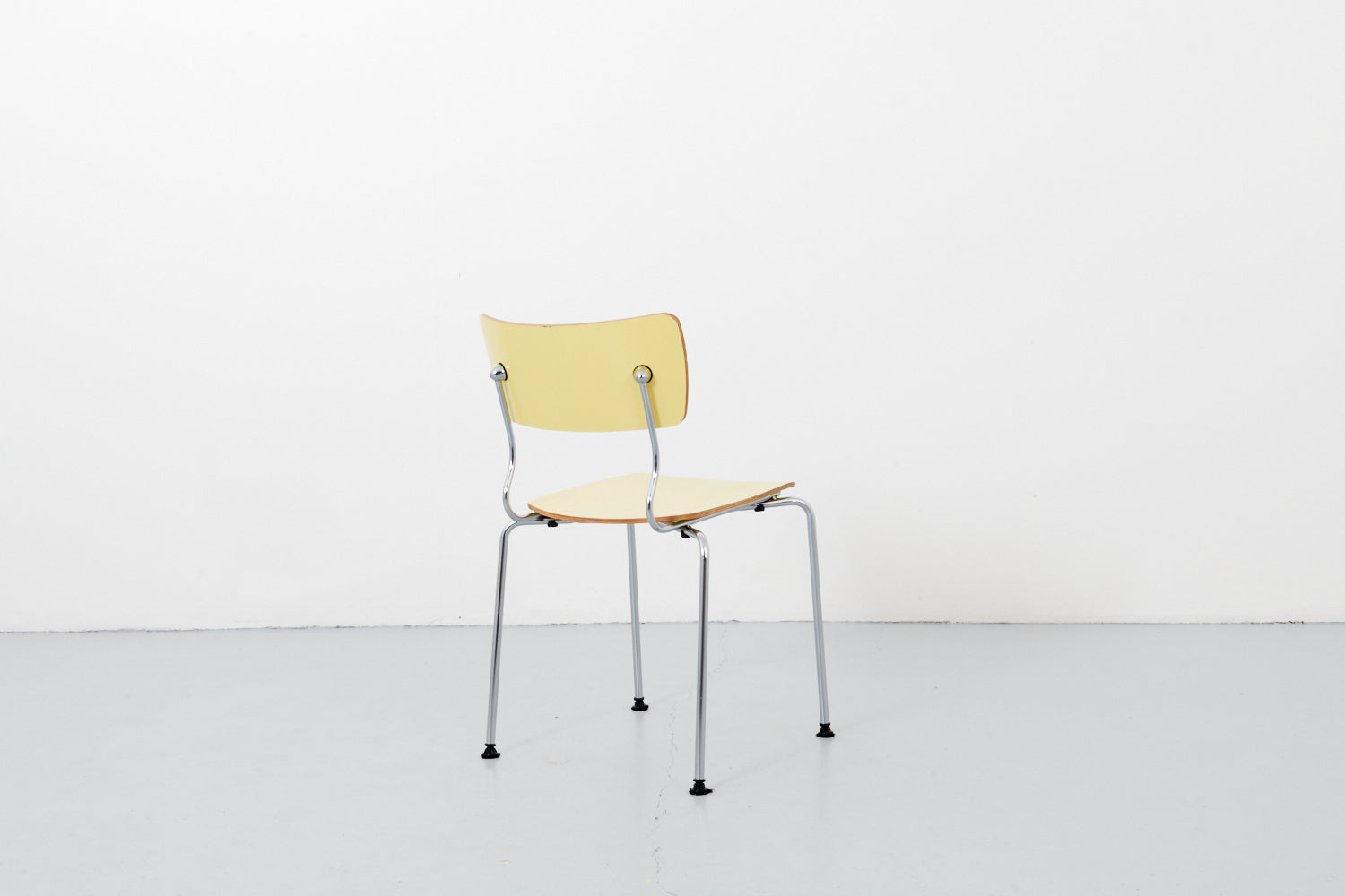 Arena 022 formica chair