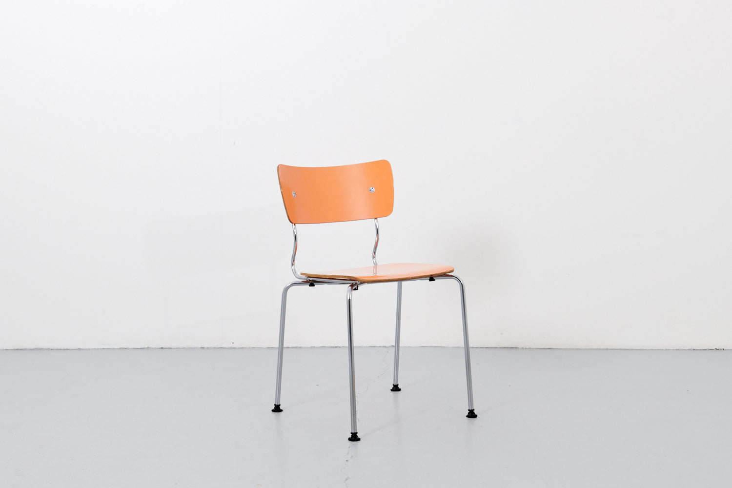 Arena 022 formica chair