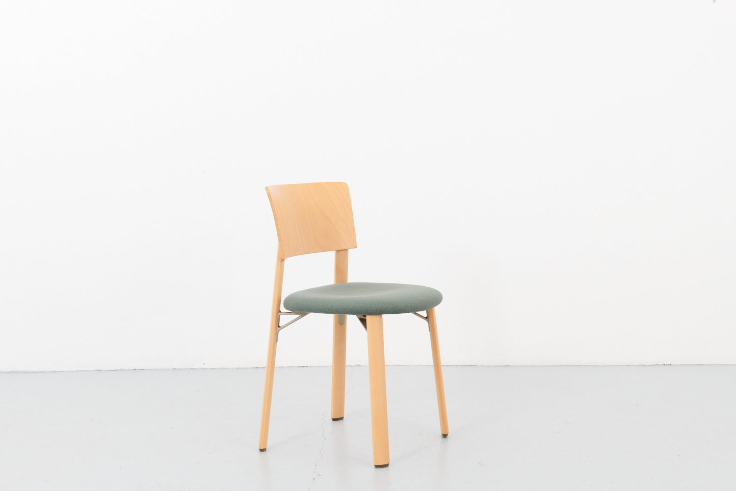 Kusch & Co chair in wood and fabric