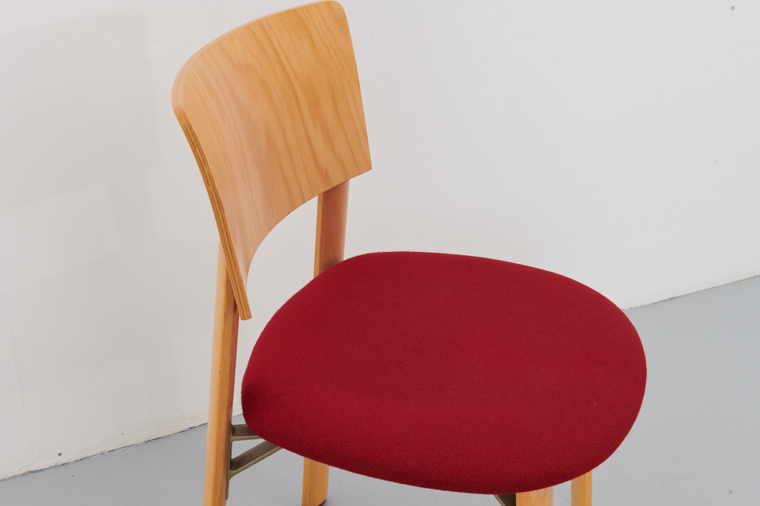 Kusch & Co chair in wood and fabric