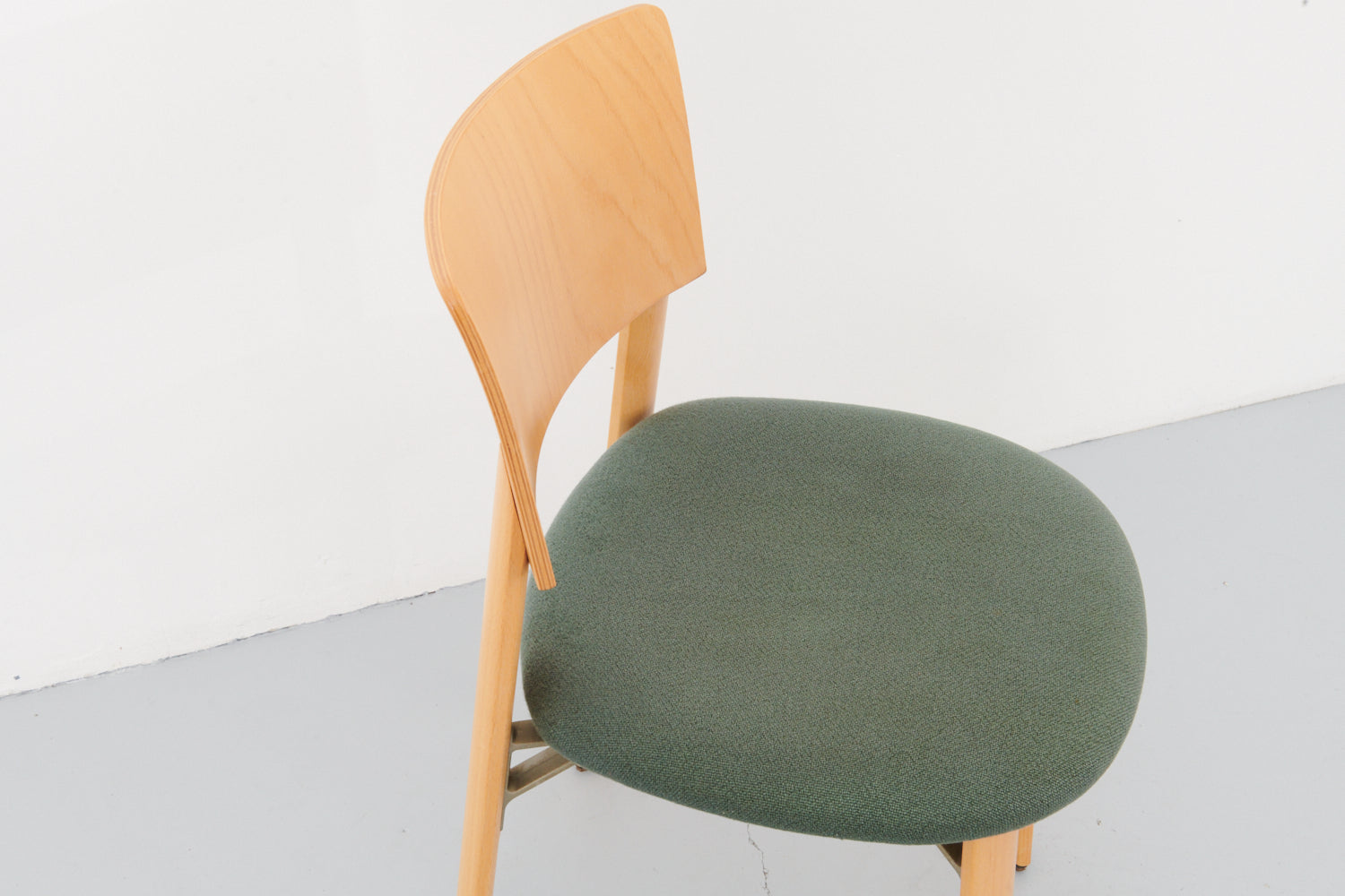 Kusch & Co chair in wood and fabric