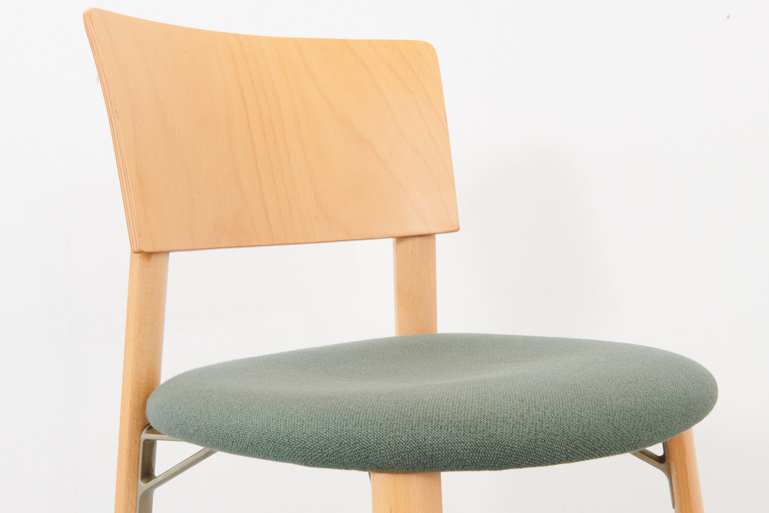 Kusch & Co chair in wood and fabric