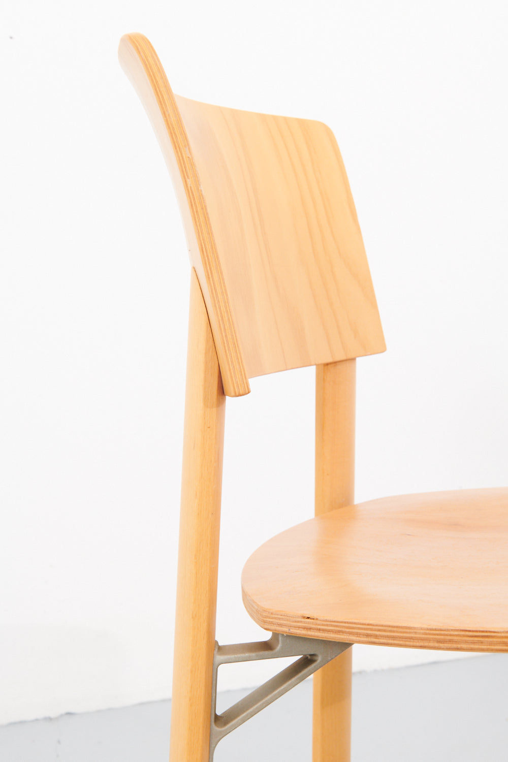 Kusch & Co chair in wood and fabric